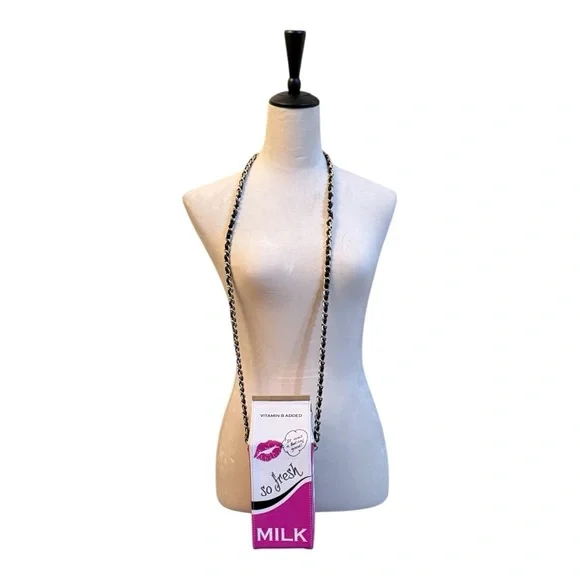 Designer Betsy Johnson Cross Body Milk Carton Design Purse - Picture 4 of 5